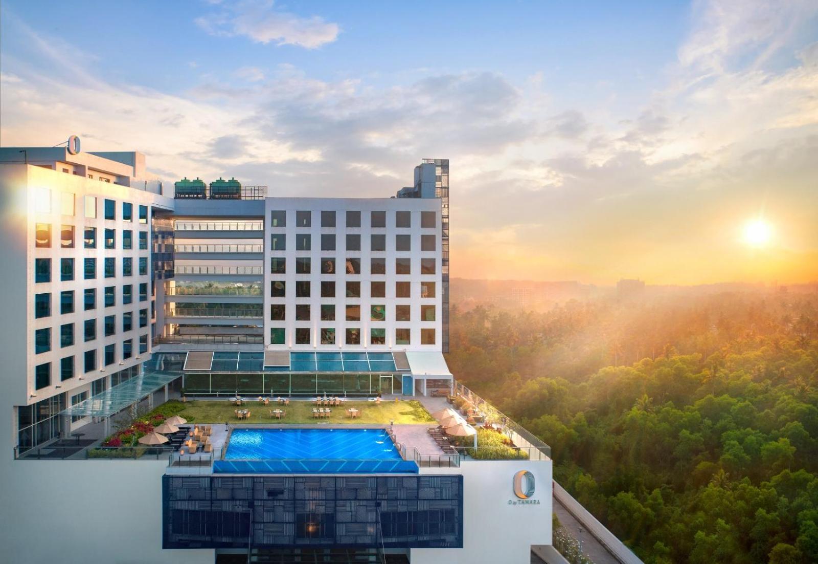O By Tamara, Trivandrum Thiruvananthapuram Exteriör bild The hotel's rooftop pool