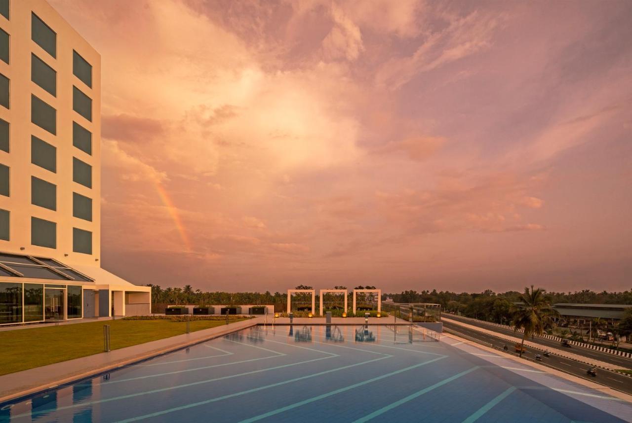 O By Tamara, Trivandrum Thiruvananthapuram Exteriör bild The pool at the Infosys Mysuru campus